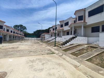 Townhouse  en Venta Obra Blanca con agradable vista a los campos de golf desde las habitaciones. La , 192 mt2, 5 habitaciones