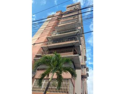 Apartamento de 130m2 a una cuadra de la Maestranza en Maracay, 130 mt2, 3 habitaciones