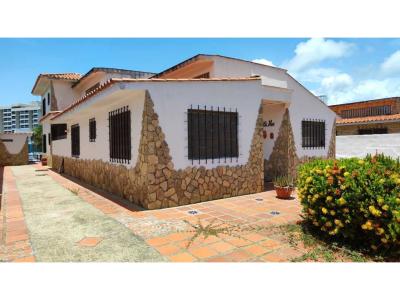 Se vende casa 200m2 4h/3b/5p Higuerote 8034 , 200 mt2, 4 habitaciones