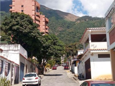Casa En Venta - Los Dos Caminos 273 Mts2 Caracas, 273 mt2, 5 habitaciones