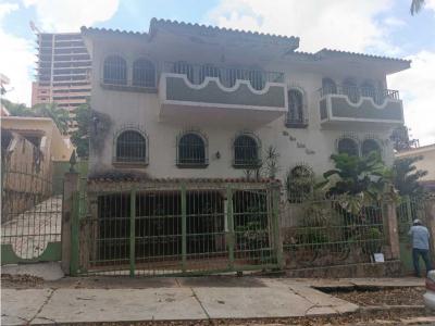 En Venta exclusiva casa en la Urbanización Trigal Sur, 439 mt2, 6 habitaciones