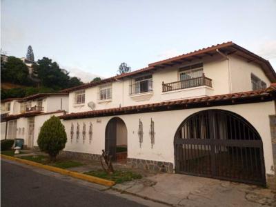 En venta Quinta ubicada en Macaracuay, 240 mt2, 5 habitaciones