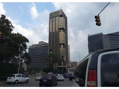 Se alquila oficina/cubículo 14m2 Torre Lincoln Plaza Venezuela 3987, 85 mt2