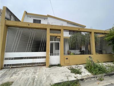 Casa con fin comercial Urbanización El Centro Maracay Aragua, 150 mt2, 4 habitaciones