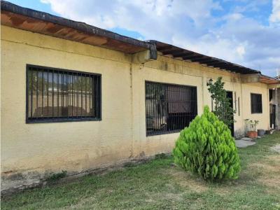 Casa de campo en Urb. Prados de Cafetal  Turmero, Aragua, 150 mt2, 3 habitaciones