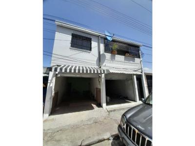 Casa c/locales Comerciales Calle Chaguaramos. Maracay Aragua, 300 mt2, 3 habitaciones