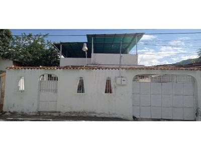 Casa en la Cooperativa, Maracay Edo Aragua, 321 mt2, 4 habitaciones