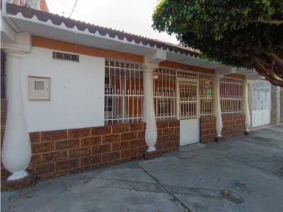 Casa Residencial Comercial en Urb San Ignacio, Maracay Edo Aragua, 240 mt2, 3 habitaciones