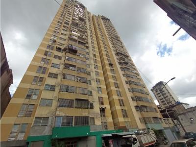 Apartamento con puesto d estacionamiento en Venta - Centro de Caracas , 69 mt2, 3 habitaciones