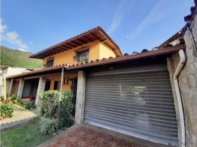 Casa En Urb. El Castaño, Maracay, Aragua, 300 mt2, 4 habitaciones