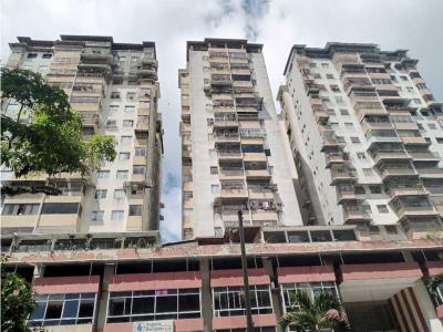 Vendo amplio apartamento en Avenida Bolivar, los teques, 127 mt2, 4 habitaciones