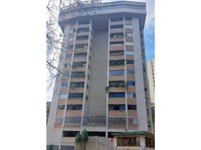 Venta de apartamento ubicado en Los Naranjos /#GO, 140 mt2, 4 habitaciones
