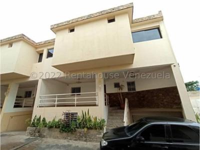 Casa en Venta El Pedregal 22-25966 APP 0412-1548350, 138 mt2, 6 habitaciones