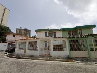 Casa en Venta Las Triniratias 22-8304 APP 0412-1548350, 296 mt2, 4 habitaciones