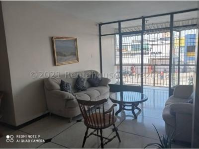 Apartamento en Venta Urb. Del Este Barquisimeto 22-9115  Vc, 172 mt2, 3 habitaciones