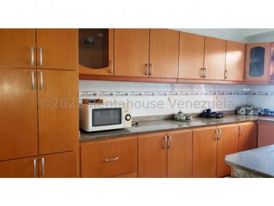 Apartamento en Venta Nueva Segovia Barquisimeto 22-16321  Vc, 167 mt2, 3 habitaciones