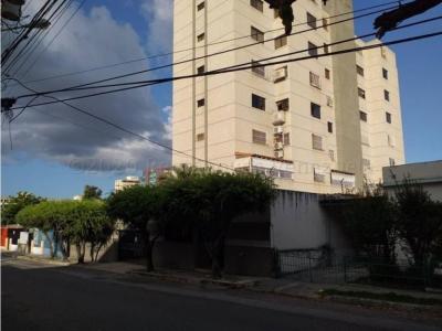 Apartamento en Venta Zona Este  Barquisimeto 21-6989   jrh, 141 mt2, 4 habitaciones
