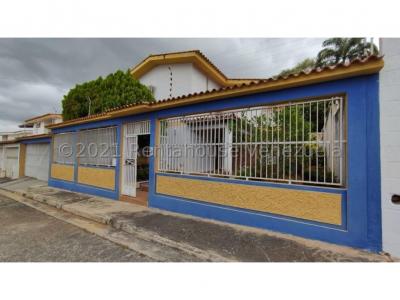 *= Casa en Venta Barquisimeto Este, El Pedregal 22-13219  AS-2, 400 mt2, 5 habitaciones