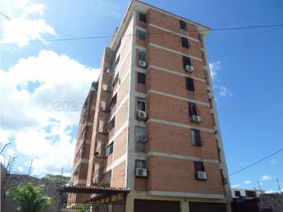Apartamento en Venta Cabudare Centro, Edif Vilarello 22-11863 AS-1, 87 mt2, 3 habitaciones