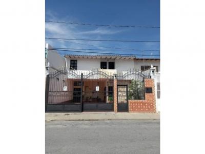 Casa en Venta Barquisimeto OEste. Barrio Nuevo 22-10602 AS-1, 302 mt2, 7 habitaciones