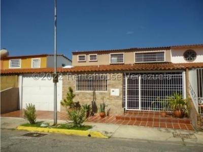 Casa en Venta La Rosaleda 23-187 APP 0412-1548350, 180 mt2, 5 habitaciones