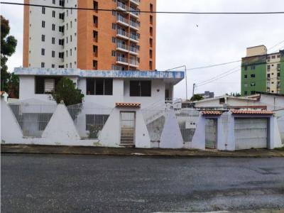 Casa en Venta Este Barquisimeto 22-26916 APP 0412-1548350, 273 mt2, 6 habitaciones