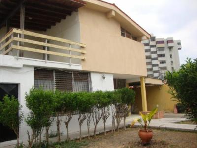 Casa en venta Urb. Del Este  Barquisimeto 21-11605 Vc, 450 mt2, 5 habitaciones