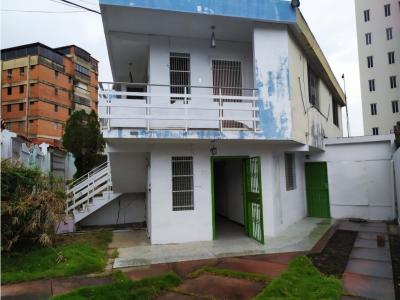 Casa en venta Urb. Del Este  Barquisimeto 22-26916 Vc, 273 mt2, 6 habitaciones