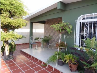 Casa en venta Fundalara  Barquisimeto 22-22893 Vc, 275 mt2, 4 habitaciones