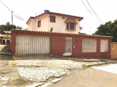 Casa en venta Colinas De Santa Rosa  Barquisimeto 22-14714 Vc, 592 mt2, 4 habitaciones