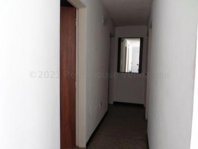 apartamento en Alquiler La Mora Cabudare 22-15153   jrh, 85 mt2, 3 habitaciones