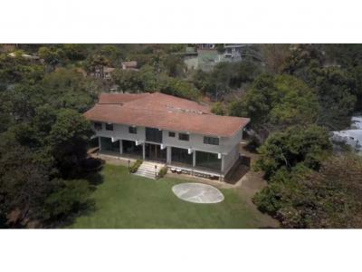 Casa en venta en Valle Arriba Golf Club 1500M2 7H+s/10+s, 1500 mt2, 10 habitaciones