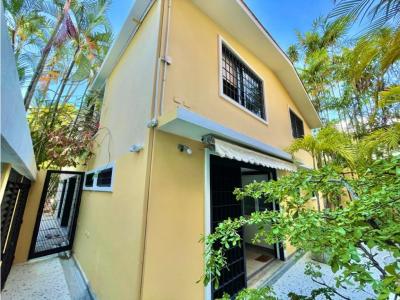 Se vende casa 350m²  4h+s5b+s2p en Sebucan, 350 mt2, 4 habitaciones