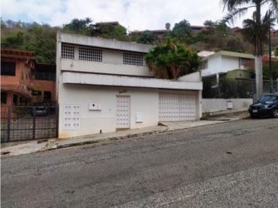 Casa En Venta - El Cafetal 731 Mts2 C. 442 Mts2 T. Caracas, 731 mt2, 6 habitaciones