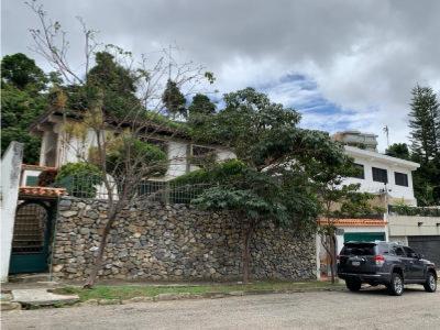 Casa En Venta - Prados Del Este 325 Mts2 C. / 980 Mts2 T. Caracas, 325 mt2, 6 habitaciones