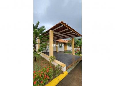 Se Vende Casa Conj Residencial Parque Juanico, 337 mt2, 3 habitaciones