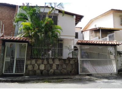 Casa En Venta - Colinas Santa Mónica 340 Mts2 C. / 400 Mts2 T. Caracas, 340 mt2, 7 habitaciones