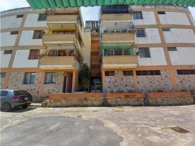Apartamento en venta en Cabudare Centro 23-8862 YC, 3 habitaciones