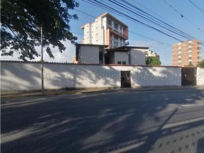 Casa en venta Barquisimeto zona este 23-9316 FG, 400 mt2, 6 habitaciones