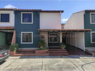 Casa en Alquiler Villa Roca Cabudare 23-5518 M&N 04145093007, 225 mt2, 4 habitaciones