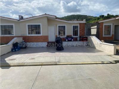 Casa en Venta Urb.Terraza Ensenada 23-5475 M&N 04145093007, 168 mt2, 3 habitaciones