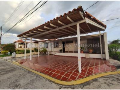 Casa en Venta Urb.Villa del Este Barquisimeto 22-4681 M&N 04145093007, 272 mt2, 4 habitaciones