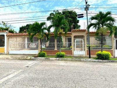 Casa en Venta Urb. Barici Barquisimeto 23-1385 M&N 04145093007, 382 mt2, 4 habitaciones