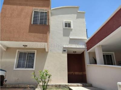 Casa en Venta Ciudad Roca Barquisimeto 22-4761 M&N 04145093007, 180 mt2, 4 habitaciones