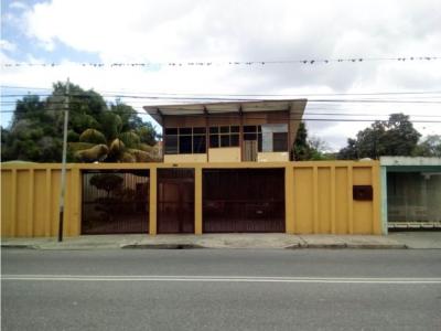 Casa en Venta Nueva Segovia  Barquisimeto  22-14159 M&N 04245543093, 576 mt2, 5 habitaciones