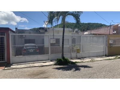 Casa en venta en patarata Barquisimeto flex 23-781 ZCB, 220 mt2, 3 habitaciones