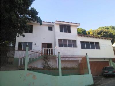 Casa en venta Colinas de Santa Rosa Barquisimeto #22-6064 DFC, 584 mt2, 6 habitaciones