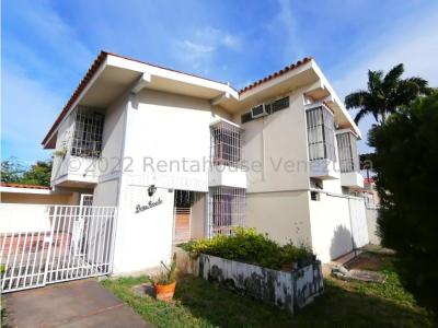 Casa en venta Los Libertadores Barquisimeto #23-1199 DFC, 525 mt2, 6 habitaciones