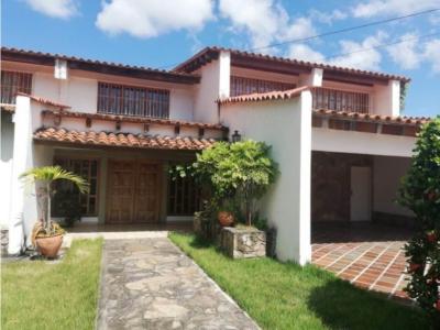 Casa en venta Santa Elena Barquisimeto #22-14019 DFC, 354 mt2, 6 habitaciones