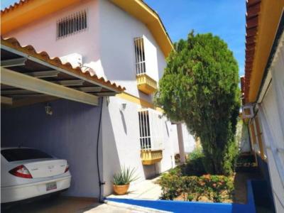 Casa en venta El Pedregal Barquisimeto #22-13219 DFC, 400 mt2, 5 habitaciones